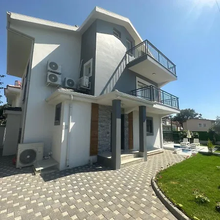 Polo Villa *